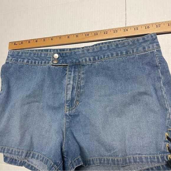 Tommy Hilfiger Blue Lace-Up Jean Shorts Sz 13 - Picture 4 of 9